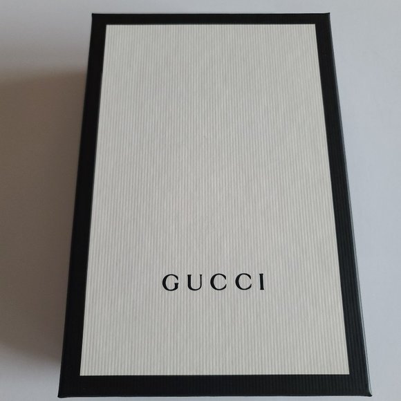 Meet your Posher, Stacy! - Picture 5 of 8